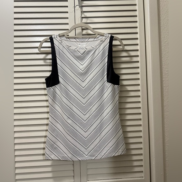 Athleta Women's Chevron Rash Guard White/Black UPF 50 Swim Top - Picture 3 of 4